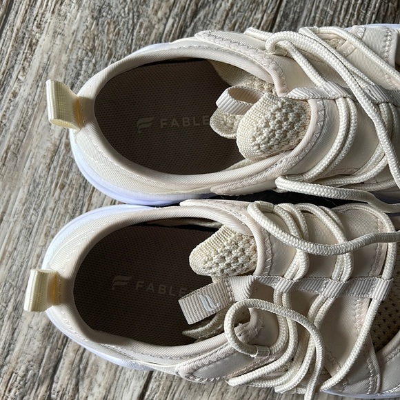🌟Fabletics 🌟Brookside 🌟Performance
Sneaker, 9 - Picture 7 of 13